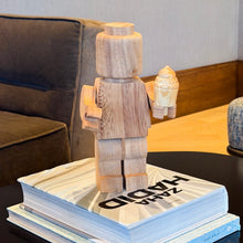 Cargar imagen en el visor de la galería, Figura de Madera

